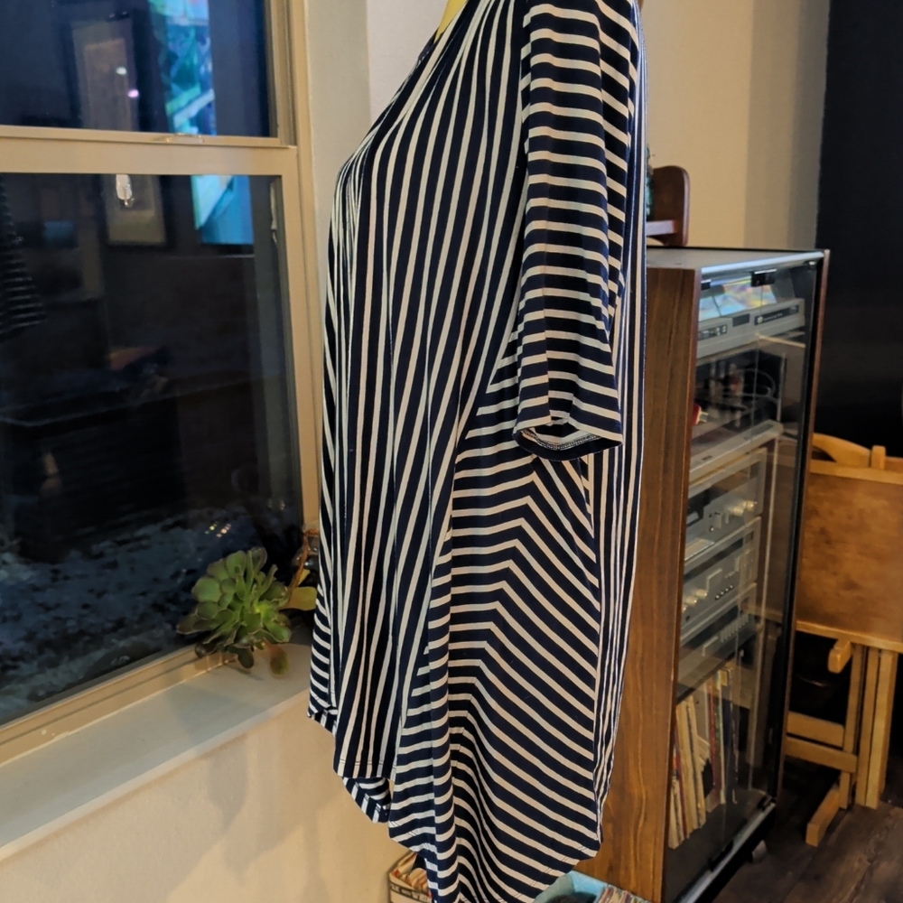 Tommy Hilfiger Women's Size XL Striped Navy & White Tunic Top Short Sleeves - Picture 2 of 5